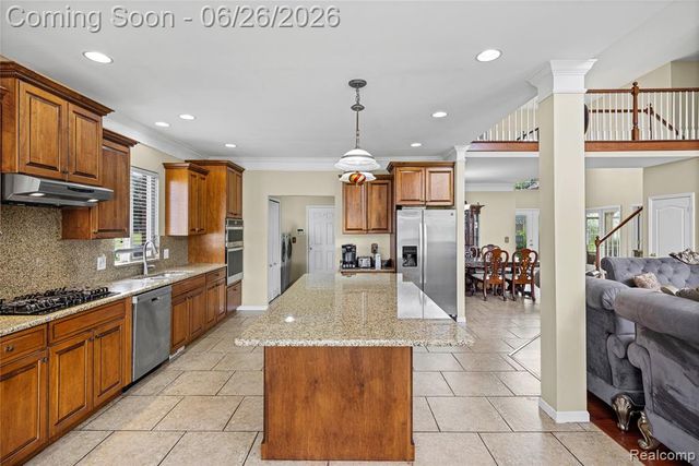 2651 Erma Drive, Utica, MI 48317