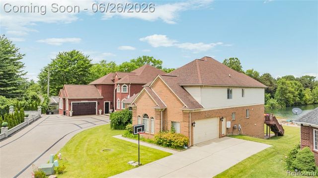 2651 Erma Drive, Utica, MI 48317