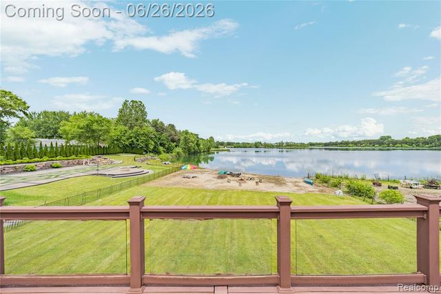 2651 Erma Drive, Utica, MI 48317