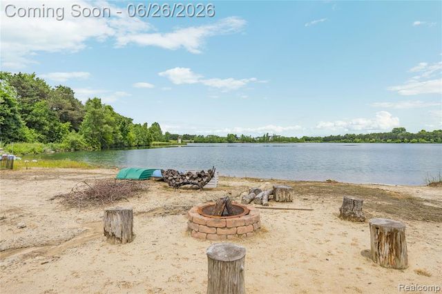 2651 Erma Drive, Utica, MI 48317