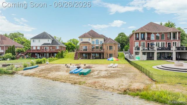 2651 Erma Drive, Utica, MI 48317