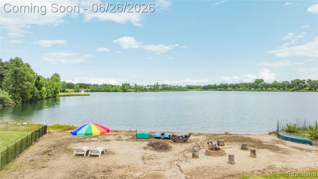 2651 Erma Drive, Utica, MI 48317