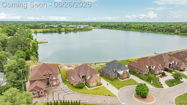 2651 Erma Drive, Utica, MI 48317