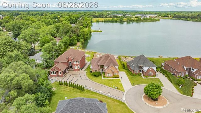 2651 Erma Drive, Utica, MI 48317