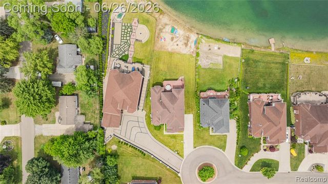 2651 Erma Drive, Utica, MI 48317