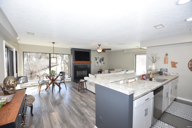 9479 S Pointe Lasalles Drive, Bloomington, IN 47401