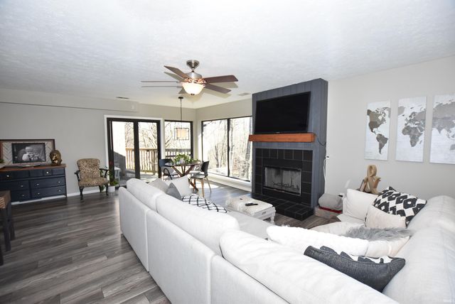 9479 S Pointe Lasalles Drive, Bloomington, IN 47401