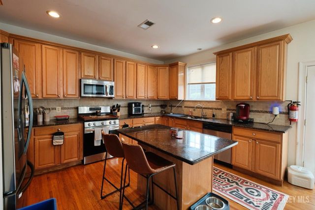 431 E 7th Street, Plainfield, NJ 07060
