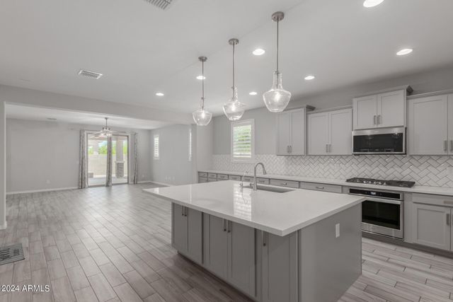 2718 S Gordon, Mesa, AZ 85209