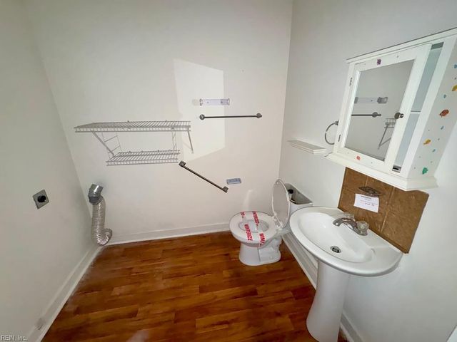 13 N Colin DR, Portsmouth, VA 23701