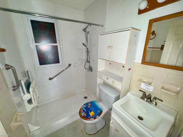 13 N Colin DR, Portsmouth, VA 23701