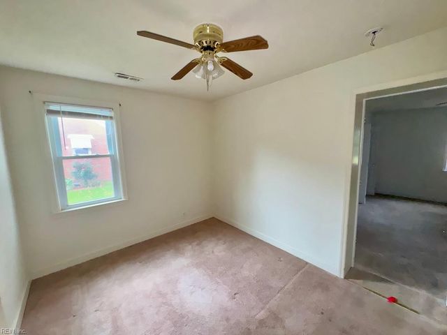 13 N Colin DR, Portsmouth, VA 23701