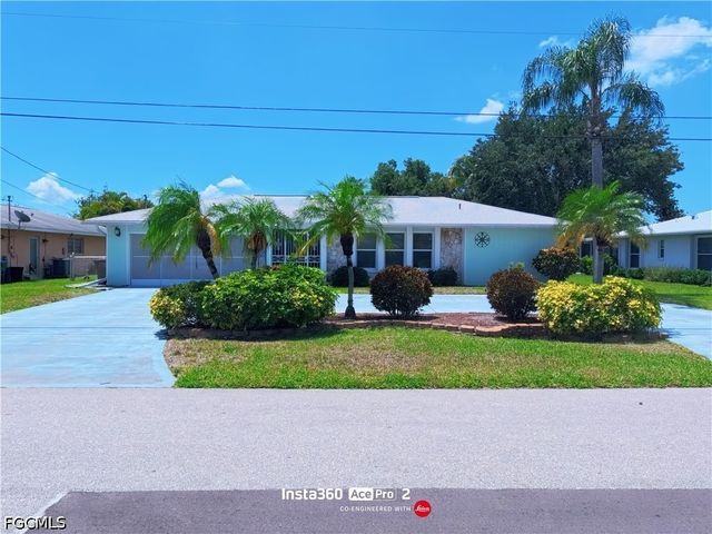 712 SE 32nd TER, Cape Coral, FL 33904