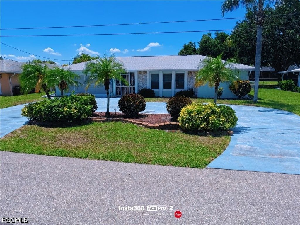 712 SE 32nd TER, Cape Coral, FL 33904