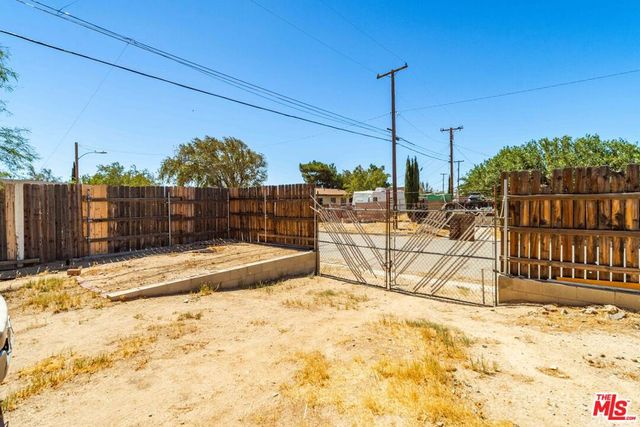 15872 Rexroth Street, Mojave, CA 93501