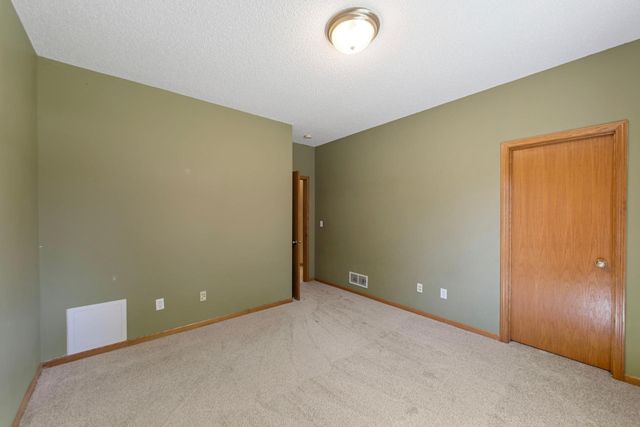 9719 Hillside Trail S, Cottage Grove, MN 55016