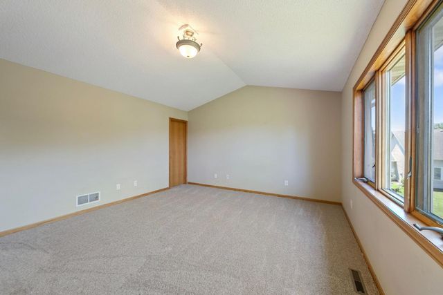 9719 Hillside Trail S, Cottage Grove, MN 55016