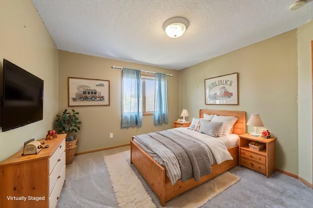 9719 Hillside Trail S, Cottage Grove, MN 55016