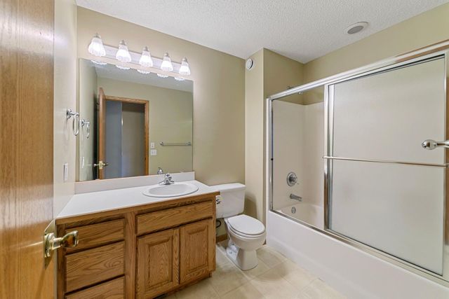 9719 Hillside Trail S, Cottage Grove, MN 55016