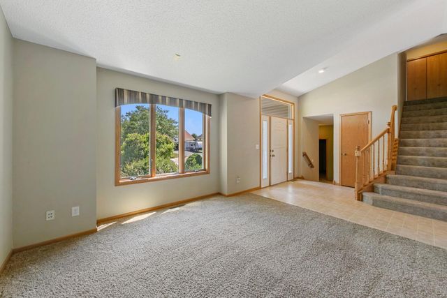 9719 Hillside Trail S, Cottage Grove, MN 55016