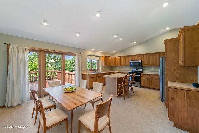 9719 Hillside Trail S, Cottage Grove, MN 55016
