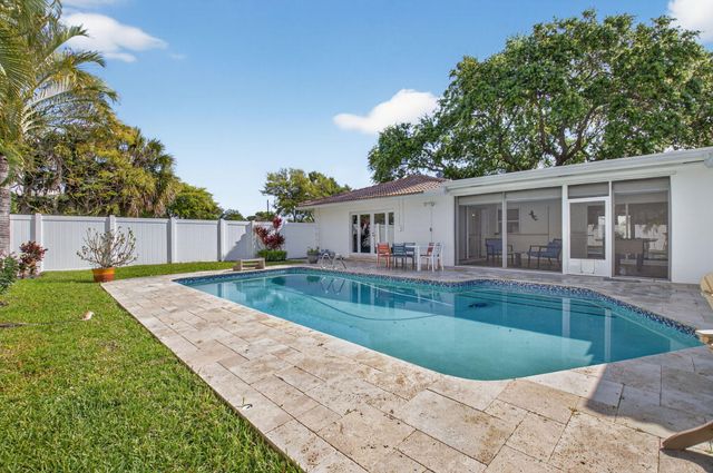 1010 SW 2nd Street, Boca Raton, FL 33486