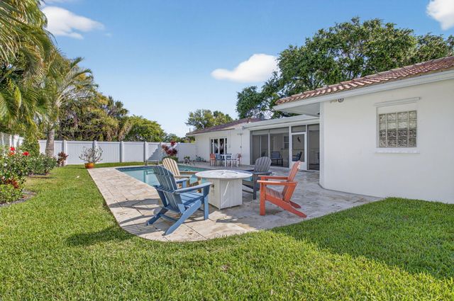 1010 SW 2nd Street, Boca Raton, FL 33486