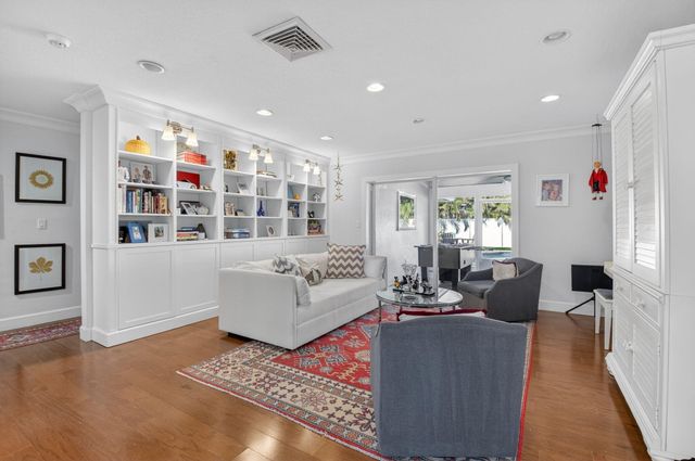 1010 SW 2nd Street, Boca Raton, FL 33486