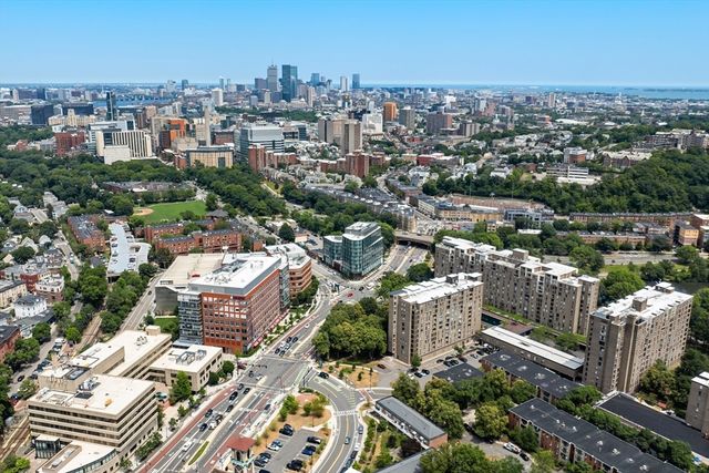 99 Pond Ave 417, Brookline, MA 02445