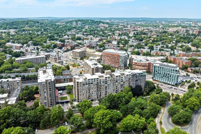 99 Pond Ave 417, Brookline, MA 02445