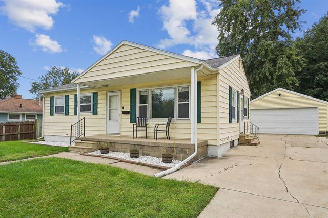 1746 E Mitchell Avenue, Waterloo, IA 50702