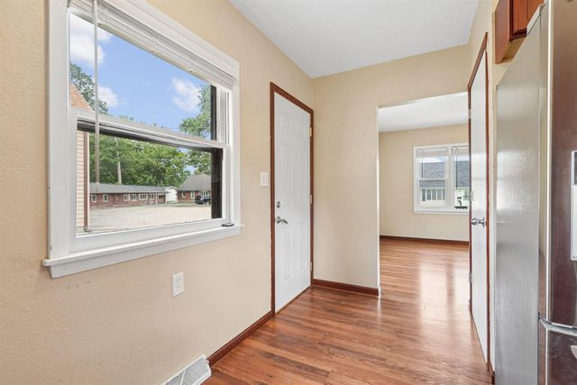 1746 E Mitchell Avenue, Waterloo, IA 50702