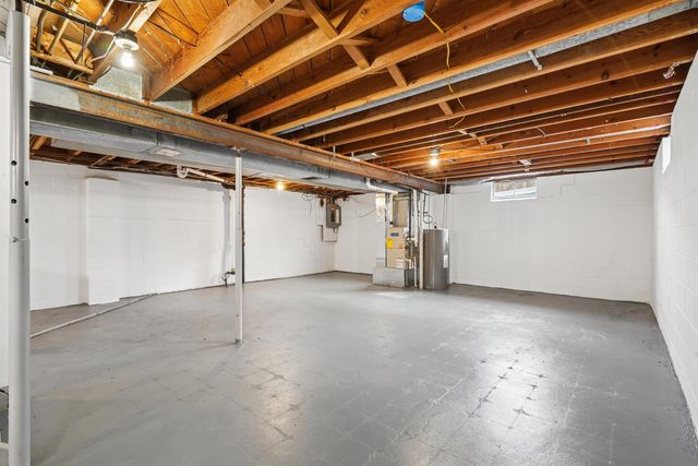 1746 E Mitchell Avenue, Waterloo, IA 50702