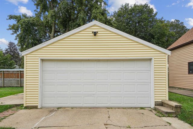 1746 E Mitchell Avenue, Waterloo, IA 50702