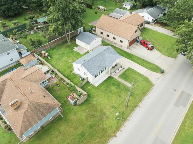 1746 E Mitchell Avenue, Waterloo, IA 50702