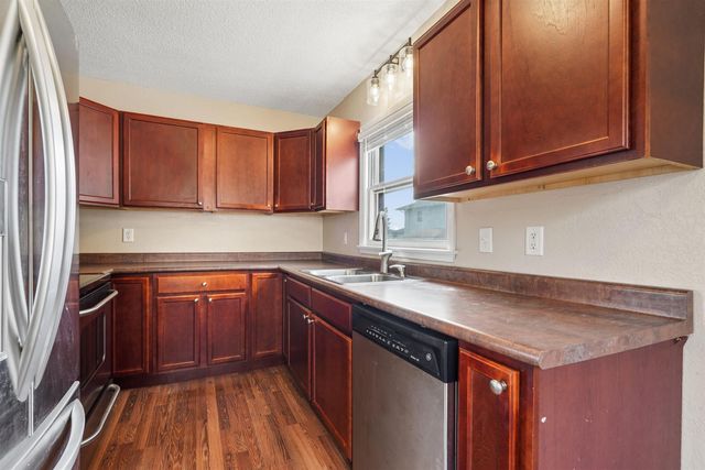 1746 E Mitchell Avenue, Waterloo, IA 50702