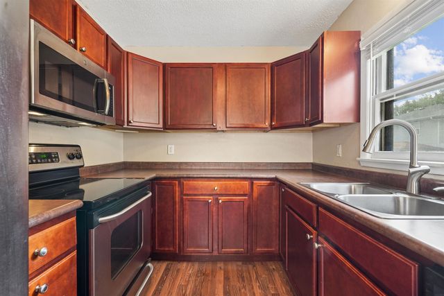 1746 E Mitchell Avenue, Waterloo, IA 50702