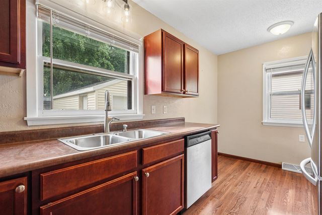 1746 E Mitchell Avenue, Waterloo, IA 50702