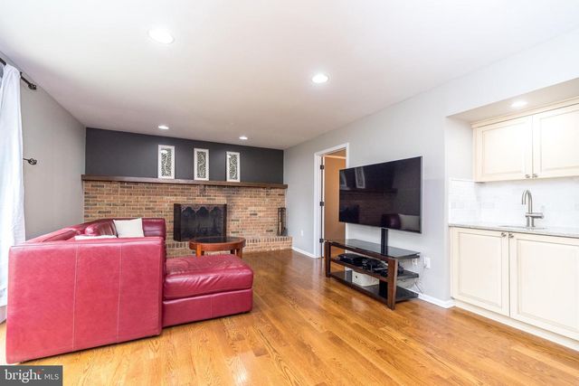 1608 BRITTANY DR, Ambler, PA 19002