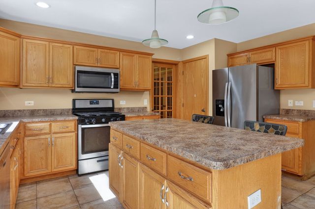 713 Clifford Drive, Minooka, IL 60447