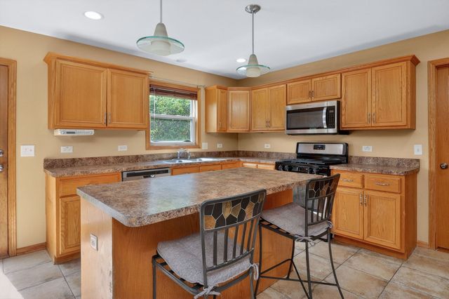 713 Clifford Drive, Minooka, IL 60447