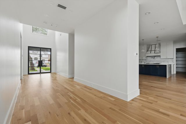 6839 Orchid, Dallas, TX 75230