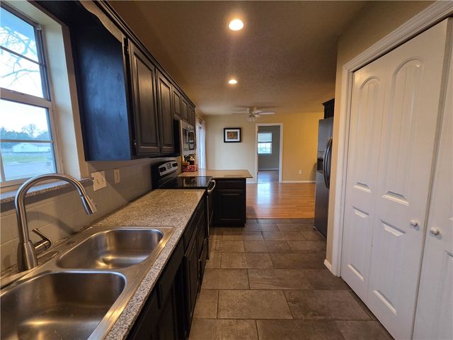 465 Greene Street, Pea Ridge, AR 72751