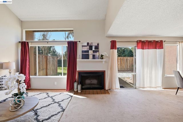 27773 Pistachio Ct, Hayward, CA 94544