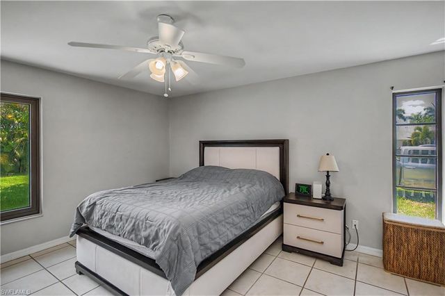 242 SW 45th TER, Cape Coral, FL 33914