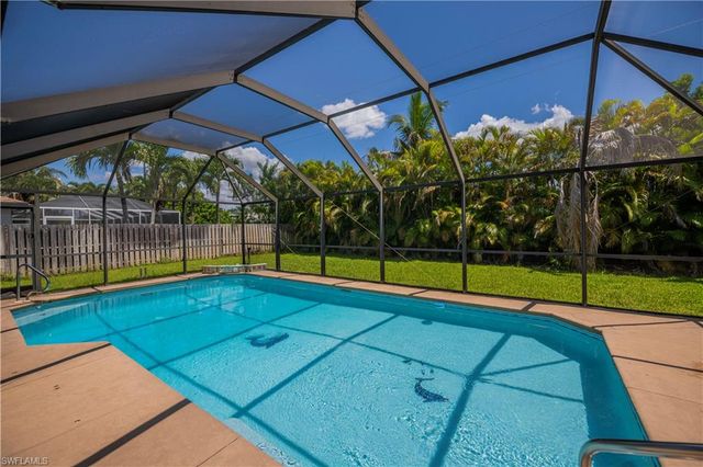 242 SW 45th TER, Cape Coral, FL 33914