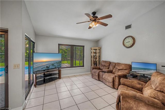 242 SW 45th TER, Cape Coral, FL 33914
