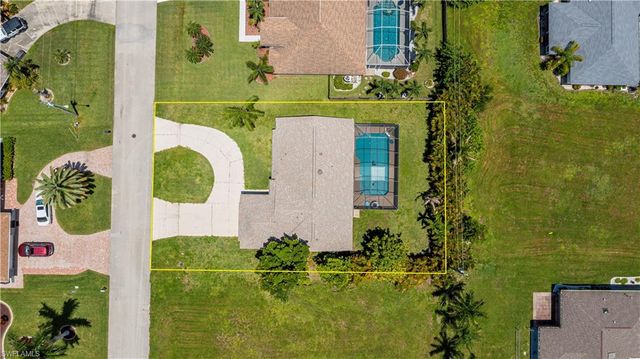 242 SW 45th TER, Cape Coral, FL 33914