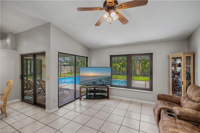 242 SW 45th TER, Cape Coral, FL 33914