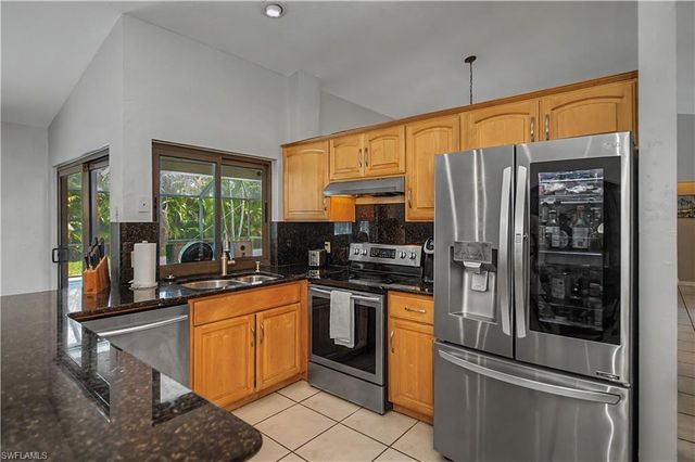 242 SW 45th TER, Cape Coral, FL 33914